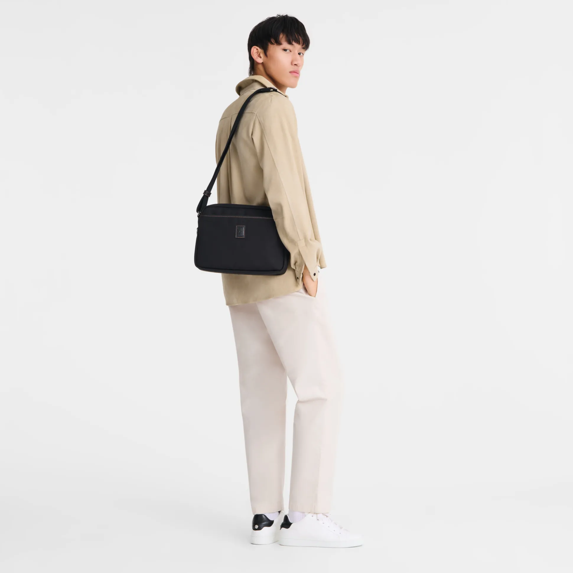 camera_bag_m_1.webp Outlet Longchamp Camera bag M Nero