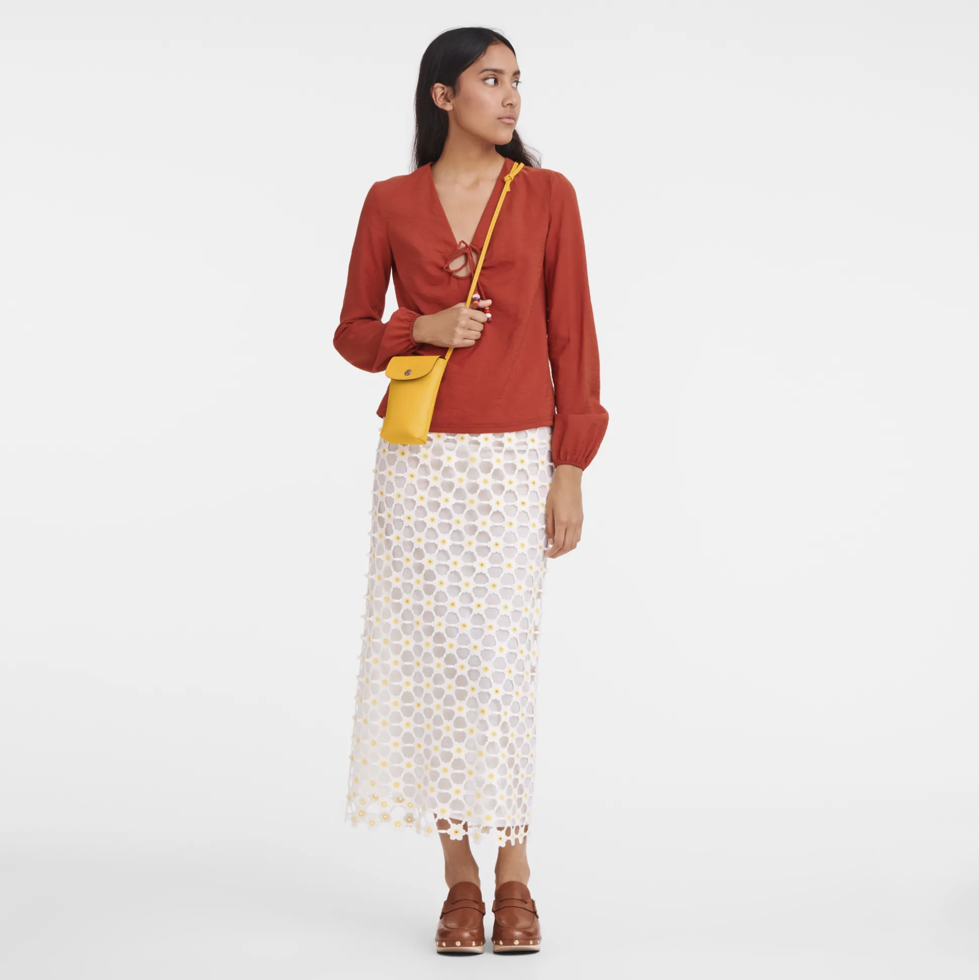 Clearance Longchamp Custodia per cellulare con laccio in cuoio Albicocca