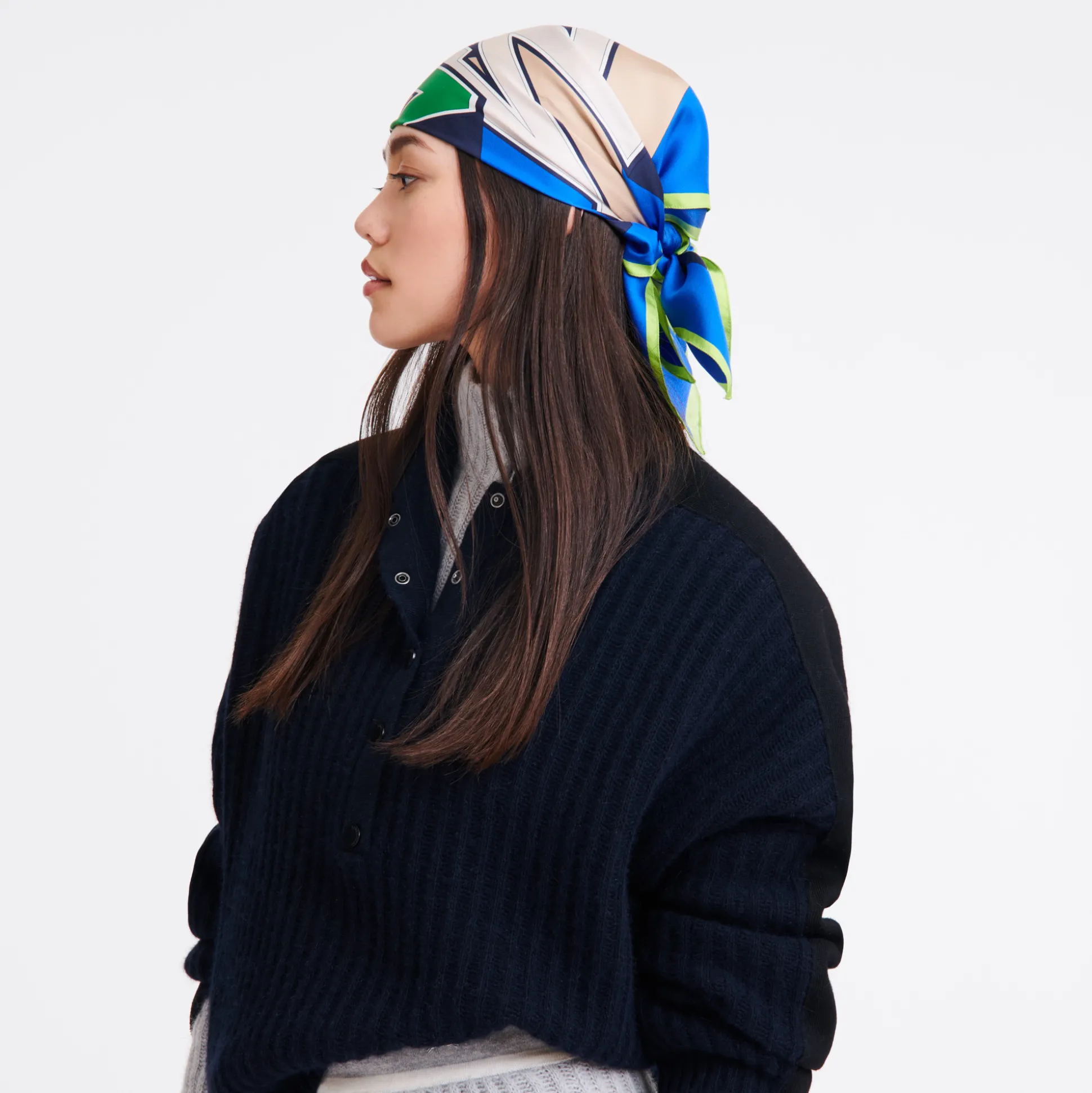 foulard_di_seta__longchamp_university_seta__elettrizzante_1.webp Hot Longchamp Foulard di seta 70 University Seta - Elettrizzante