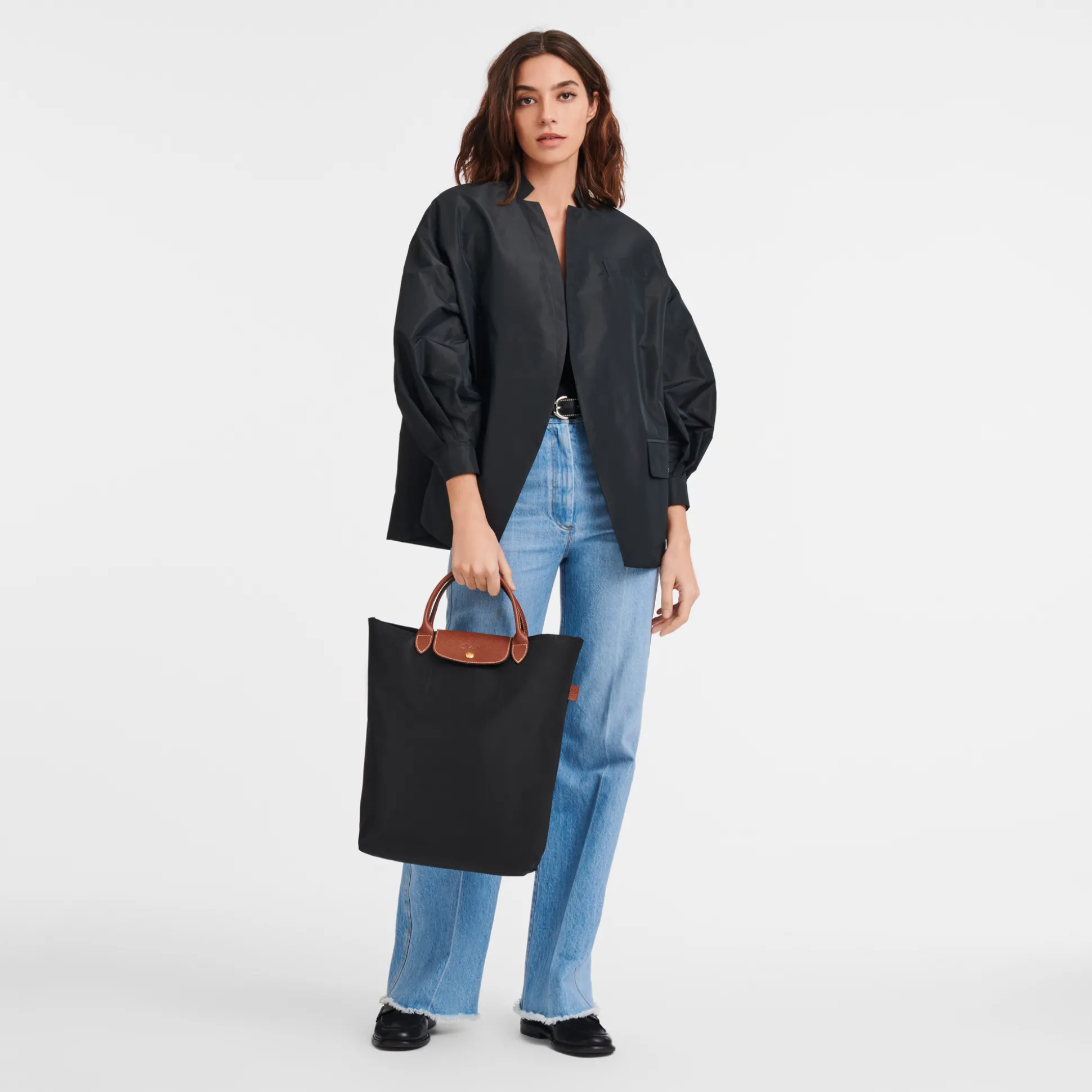 Shop Longchamp Shopping bag M Nero