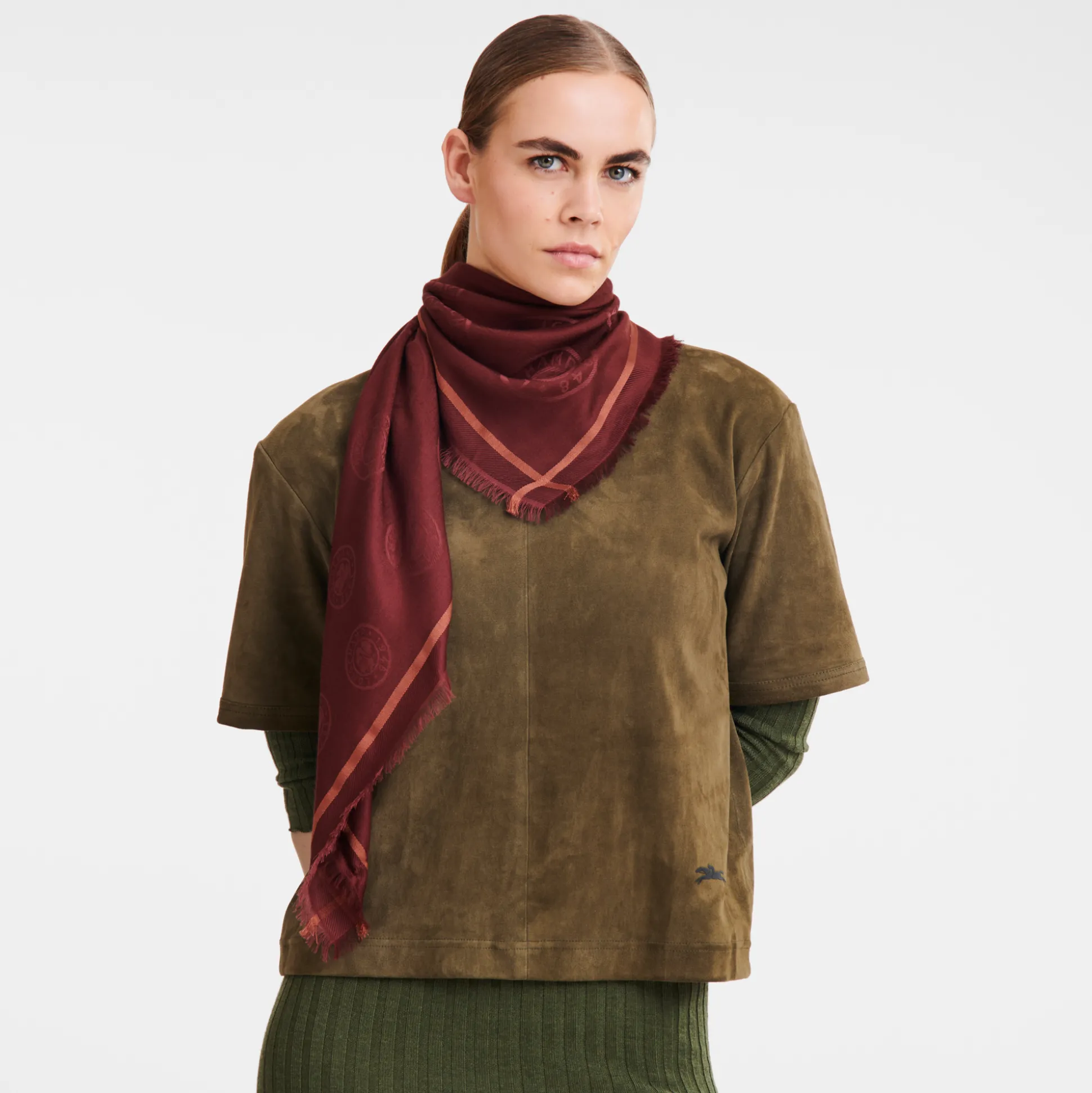 Shop Longchamp Stole Amaranto